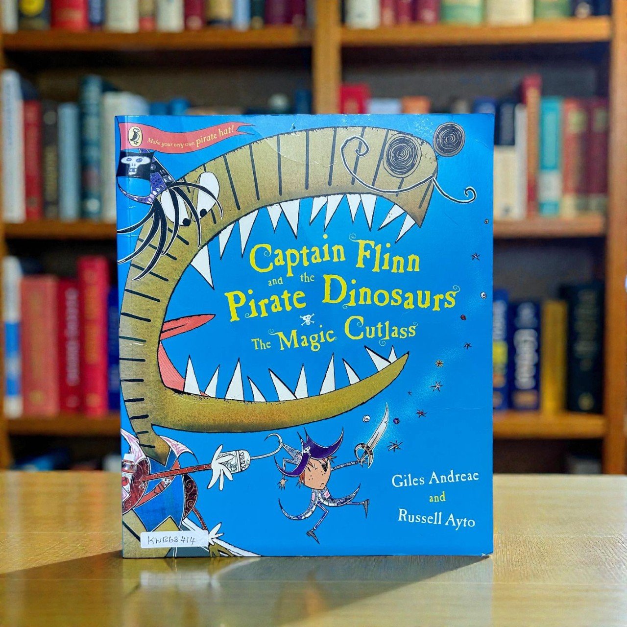 Captain Flinn And The Pirate Dinosaurs The Magic Cutlass_Giles Andreae_RDS_KWB68414