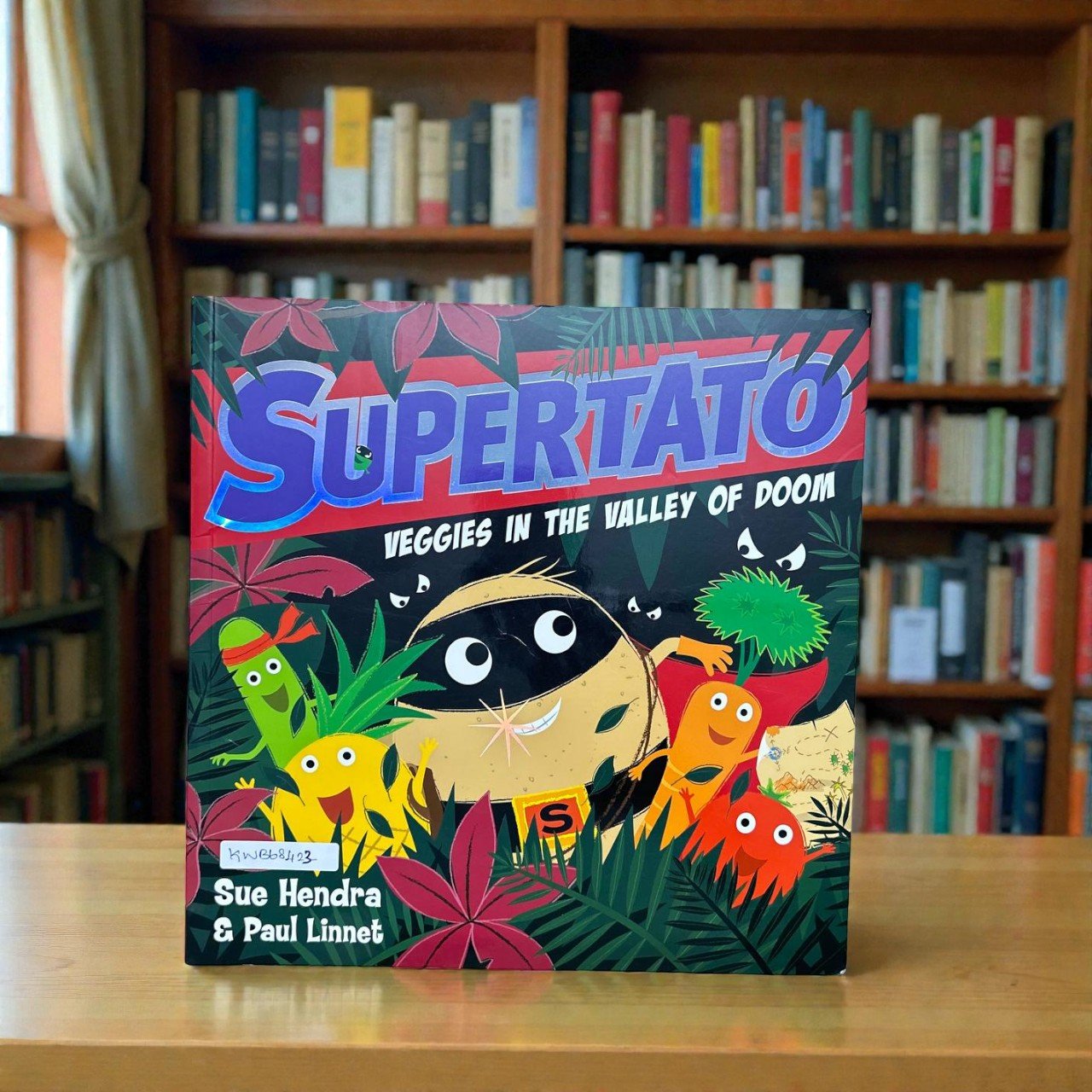 Supertato_Veggies In The Valley Of Doom_Simon And Schuster_Sue Hendra_RDS_KWB68423