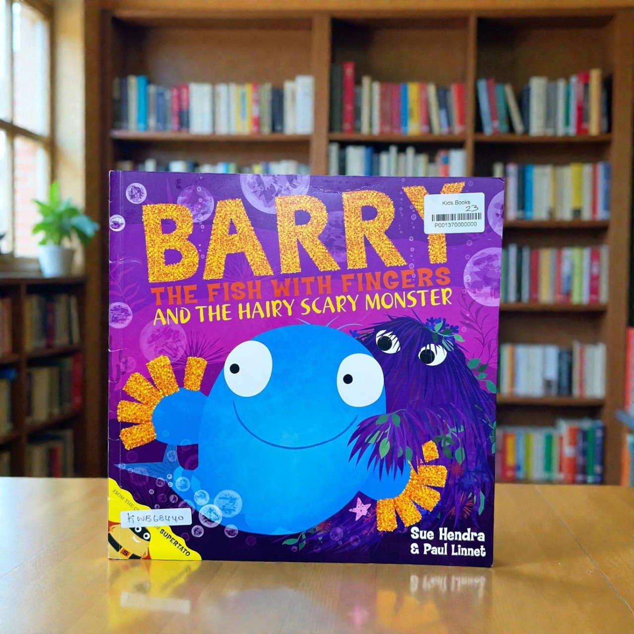Barry The Fish With Fingers And The Hairy Scary Monster_Simon And Schuster_Sue Hendra_RDS_KWB68440