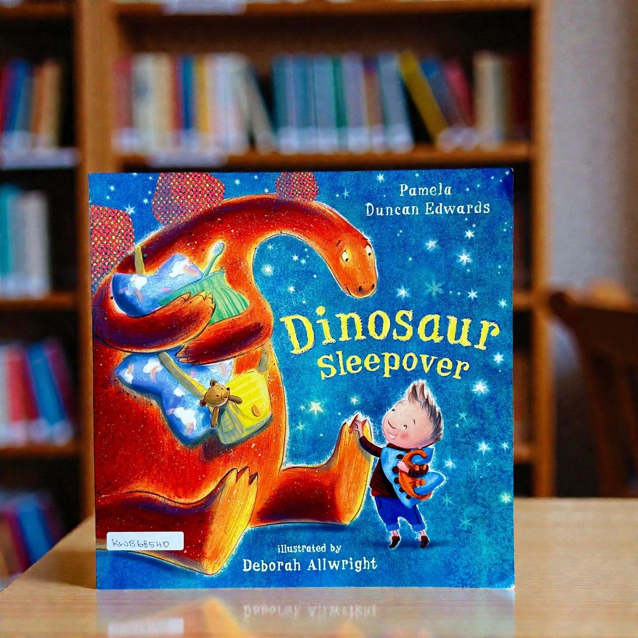 Dinosaur Sleepover_Macmillan_Deborah Allwright_RDS_KWB68540