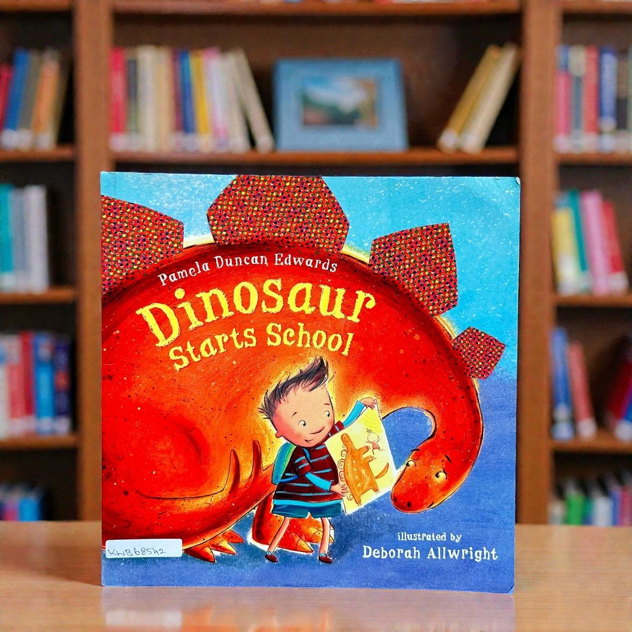 Dinosaur Starts School_Macmillan_Deborah Allwright_RDS_KWB68542