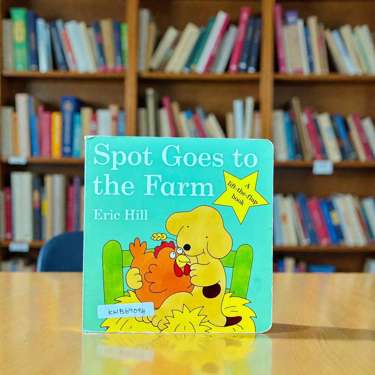 Spot Goes to the Farm_Flap Book_Used_Eric Hill _KWB69074