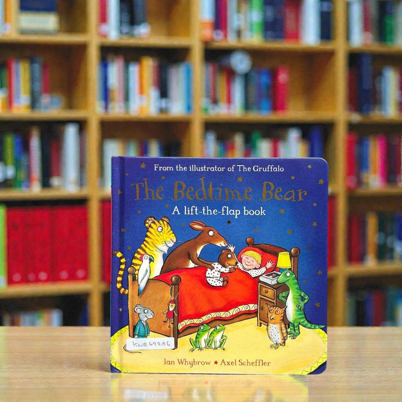 The Bedtime Bear_Flap Book_Ian Whybrow_KWB69286