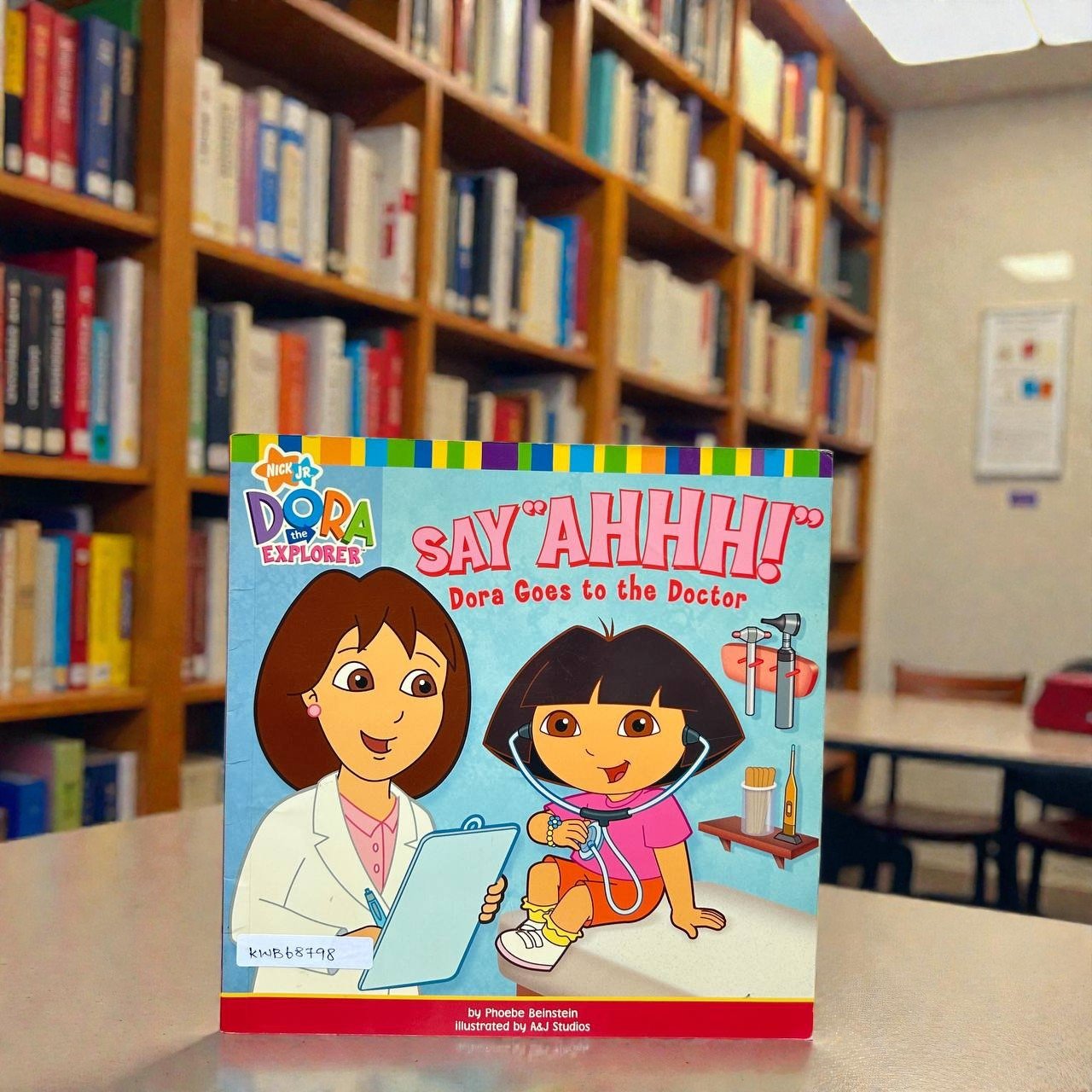 Say Ahhh Dora Goes To The Doctor_Dora The Explorer_Used_Nickelodeon_RDS_KWB68798