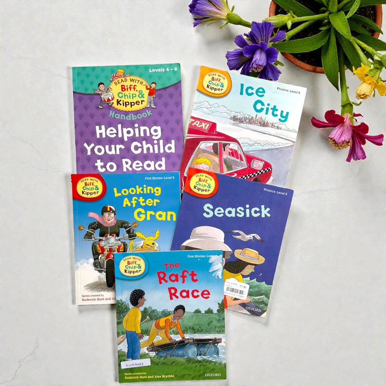 Biff And Chip_Oxford_Phonics_Set Of 5 Books_Roderick Hunt_KWB70008