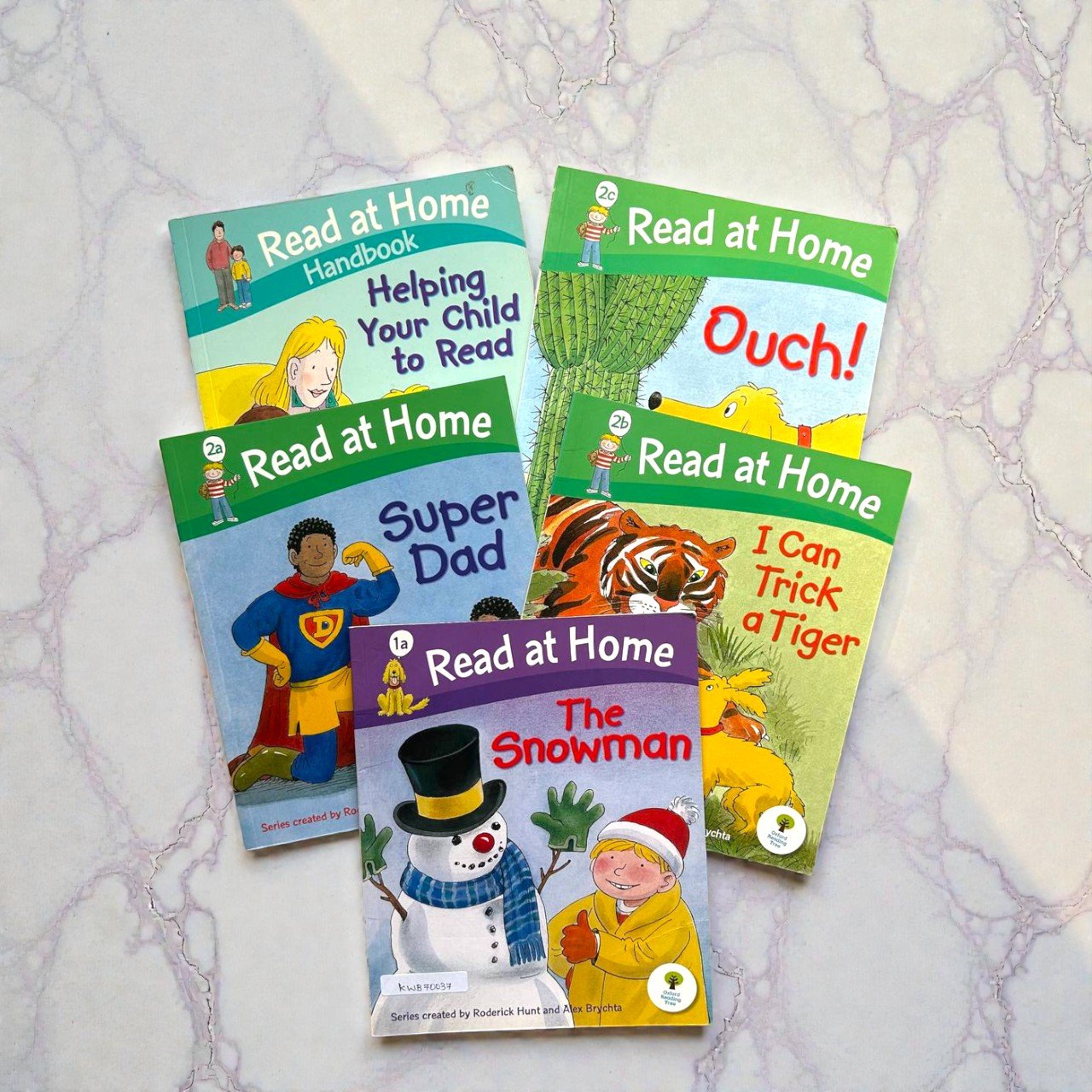 Read At Home_Oxford_Phonics_Set Of 5 Books_Roderick Hunt_KWB70037
