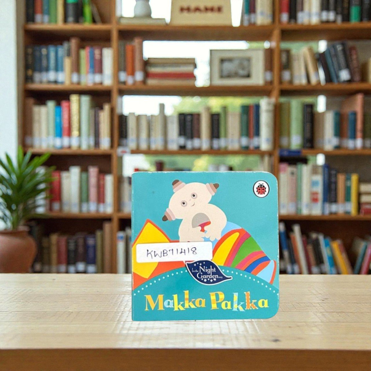Pocket Size_Makka Pakka_In The Night Garden_BB Stories_Ladybird_KWB71418