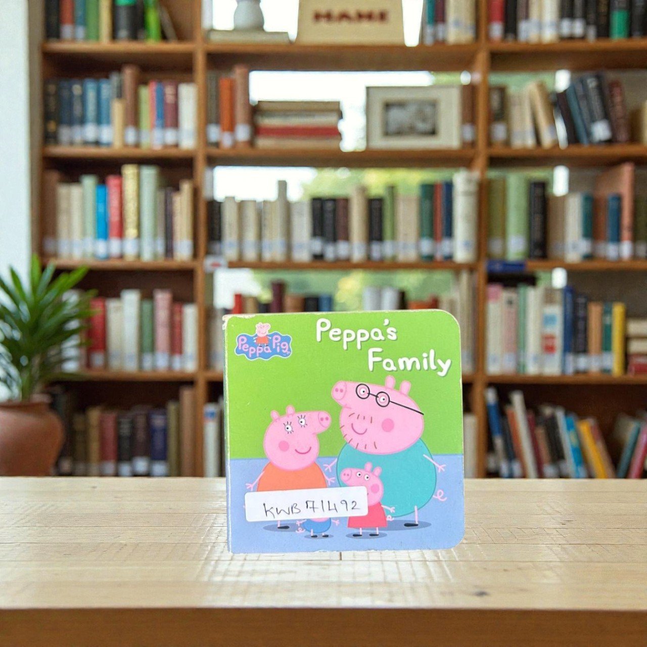 Pocket Size_Peppa's Family_BB Stories_Peppa Pig_KWB71492