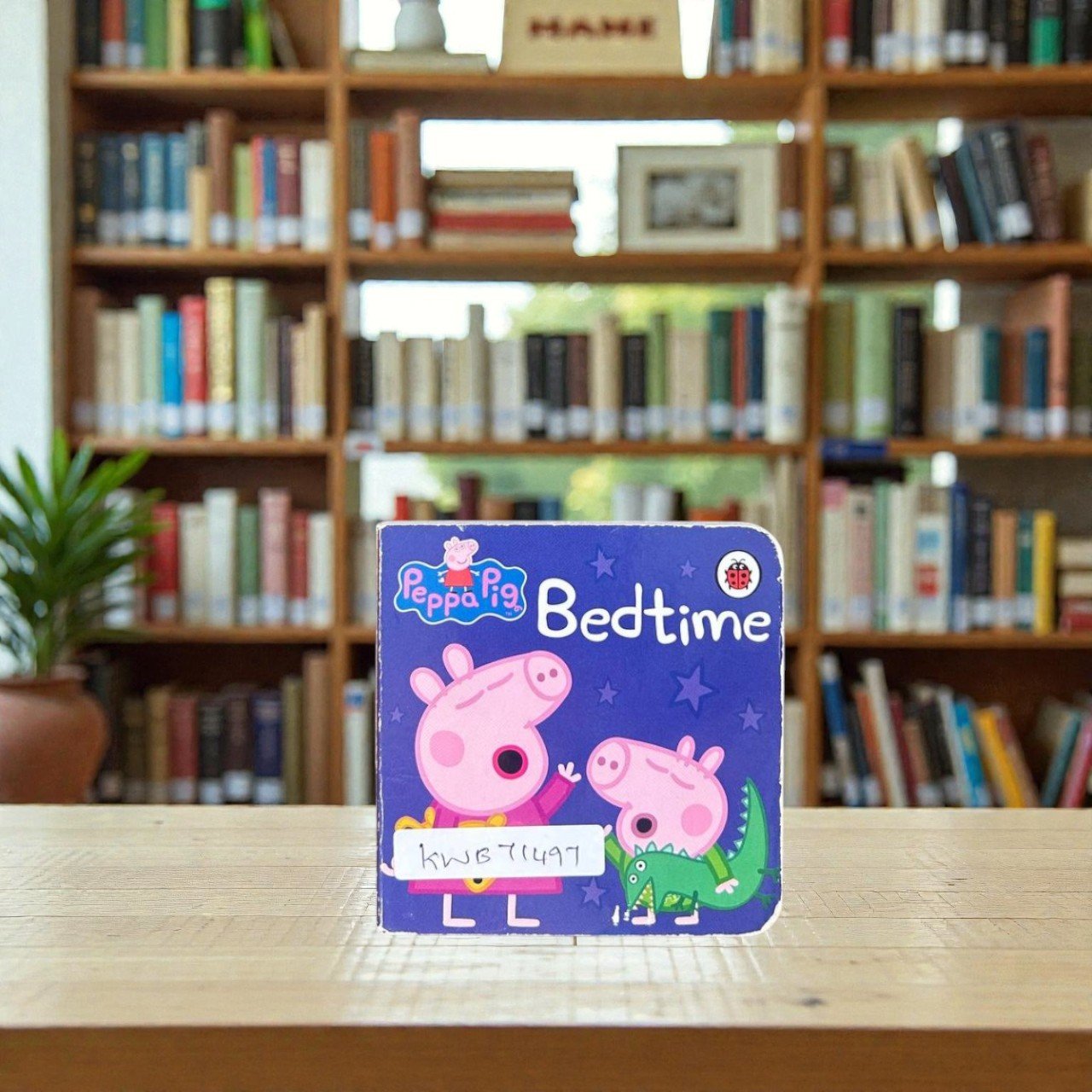 Pocket Size_Bedtime_Peppa Pig_BB Stories_Ladybird_KWB71497
