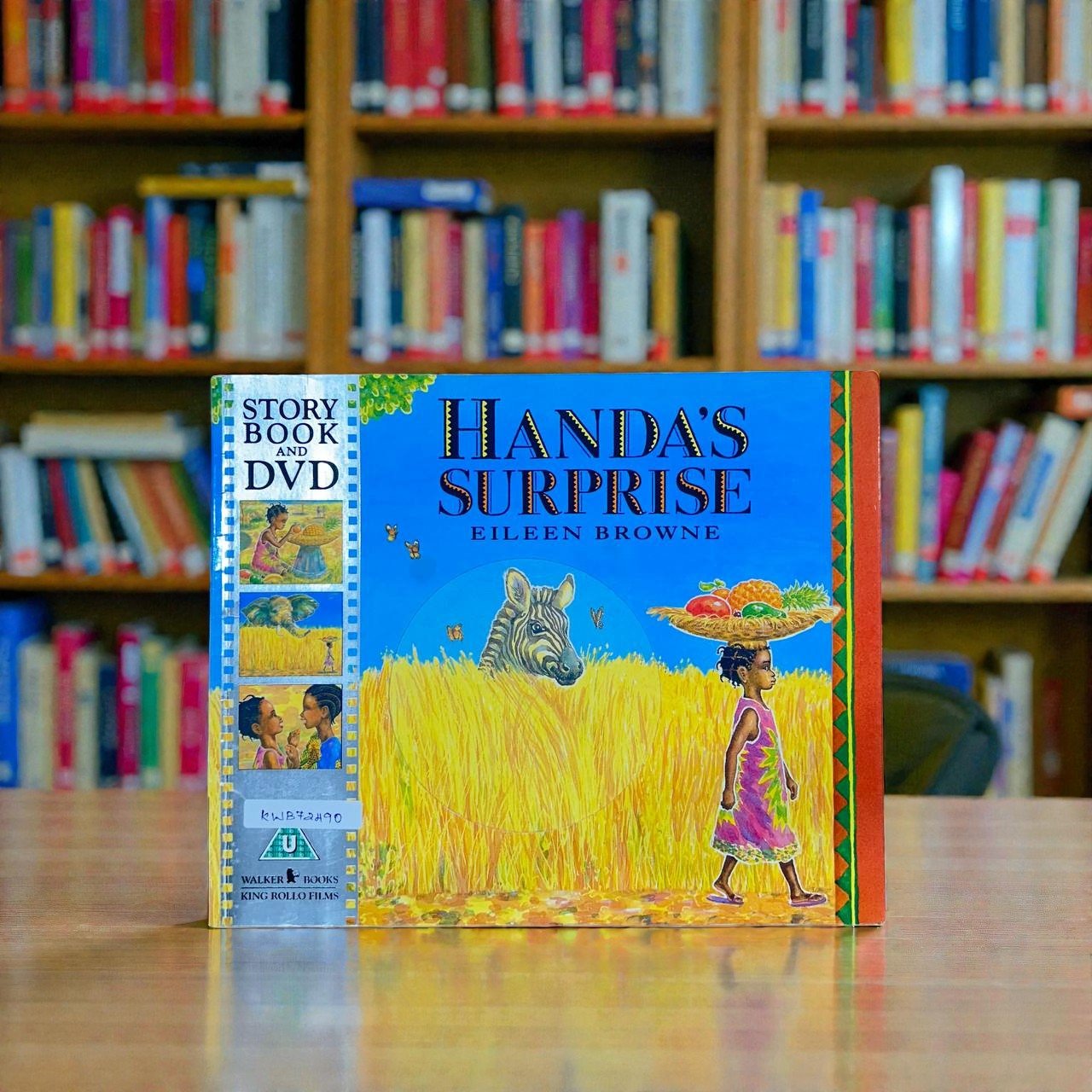Handa's Surprise_No CD_Eileen Browne_KWB72490