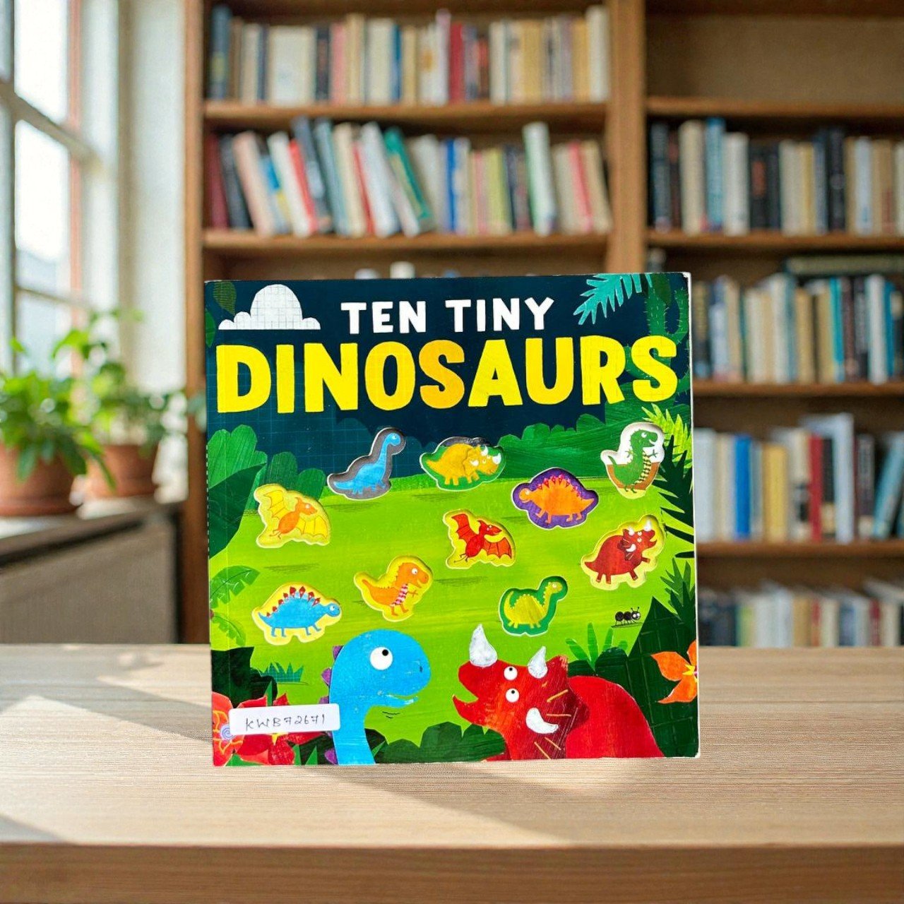Ten Tiny Dinosaurs_Clare Fennell_RDS_KWB72671