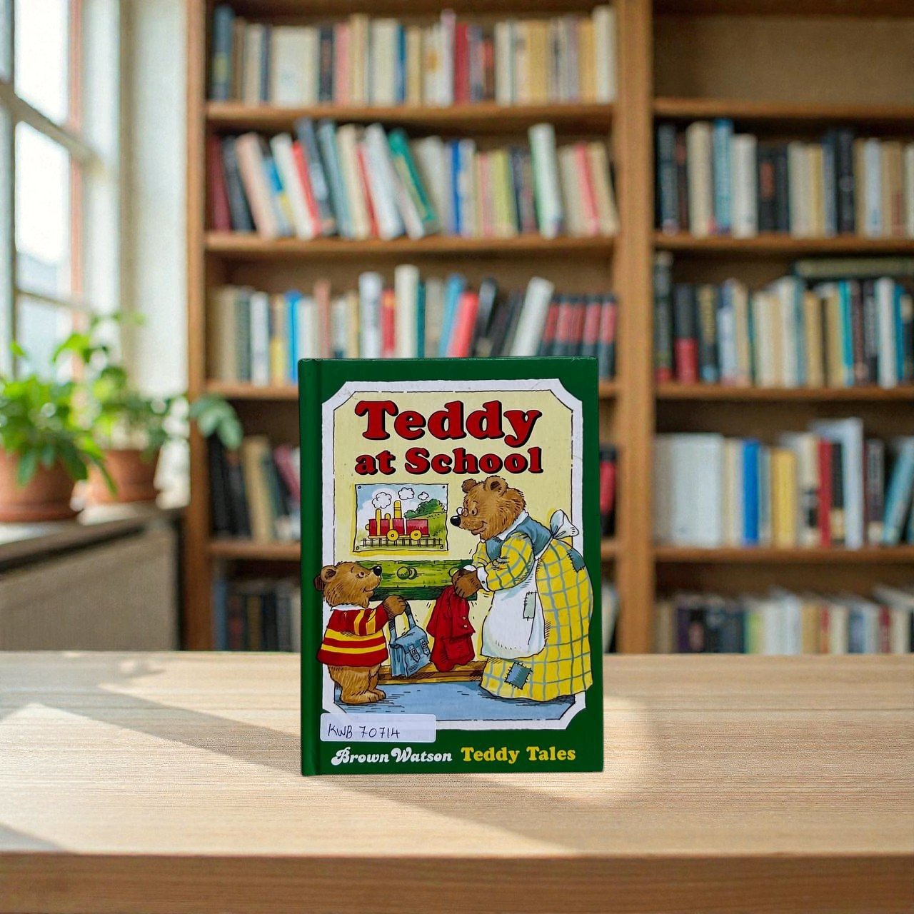 Pocket Friendly_Teddy At School_Brown Watson_KWB70714