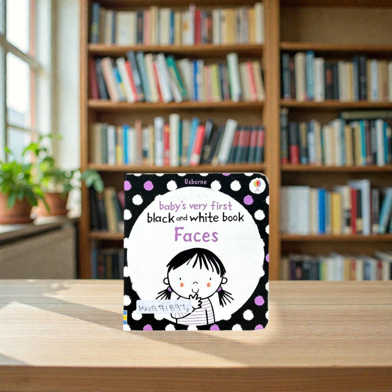 Baby's Very First Black And White Book_Faces_Usborne_KWB71897