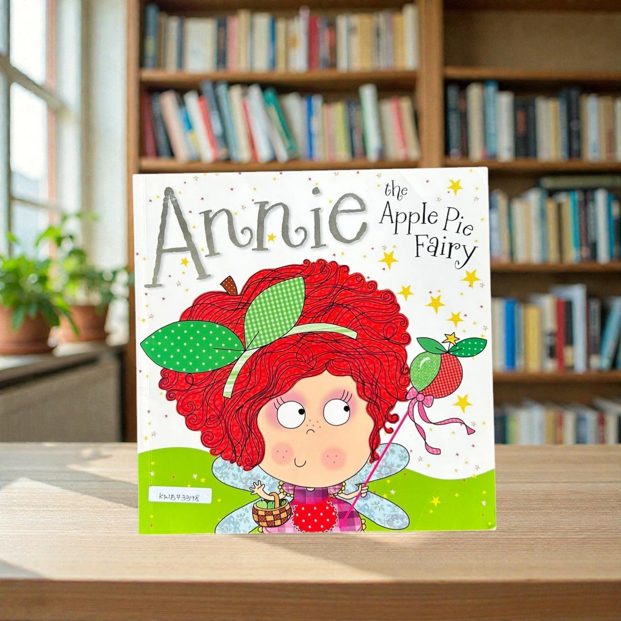 Annie The Apple Pie Fairy_Lara Ede_KWB73398