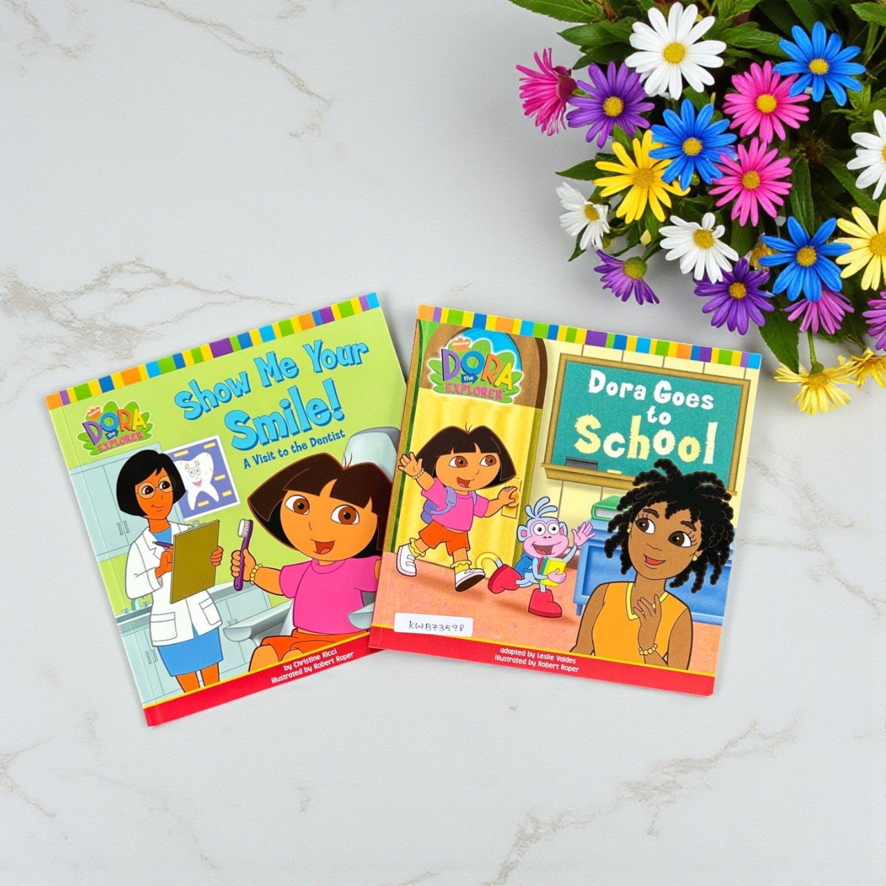 Dora The Explorer_Set Of 2 Books_Leslie_KWB73598