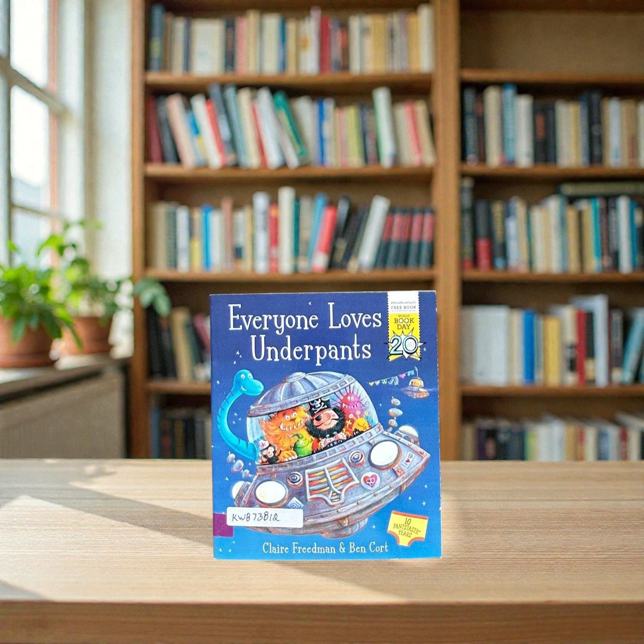 Pocket Friendly_Everyone Loves Underpants_Claire Freedman_KWB73812