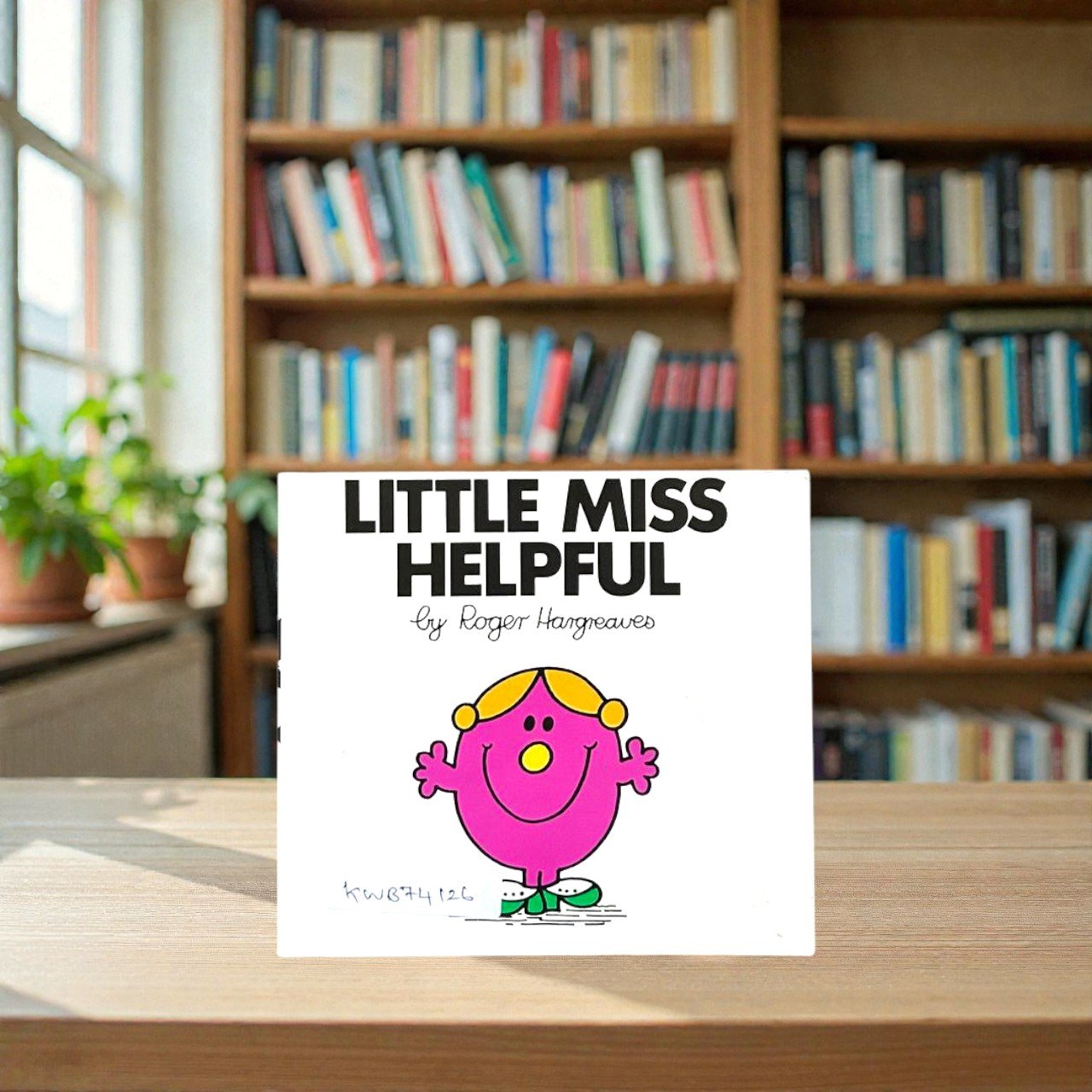 Pocket Friendly_Little Miss Helpful _Mr Men And Little Miss_Roger Hargreaves_KWB74126