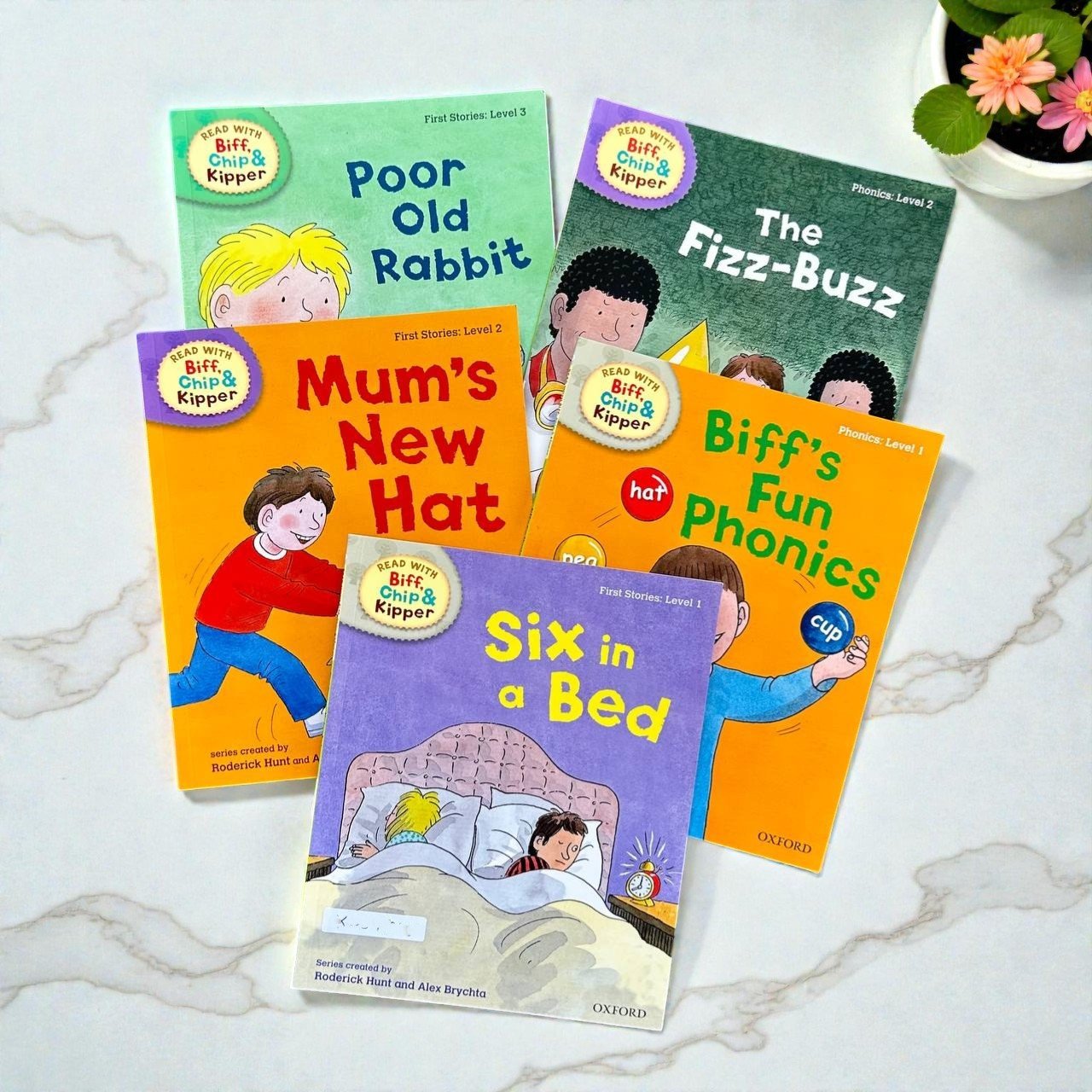 Biff And Chip_Oxford_Set Of 5 Books_Roderick Hunt_KWB75245