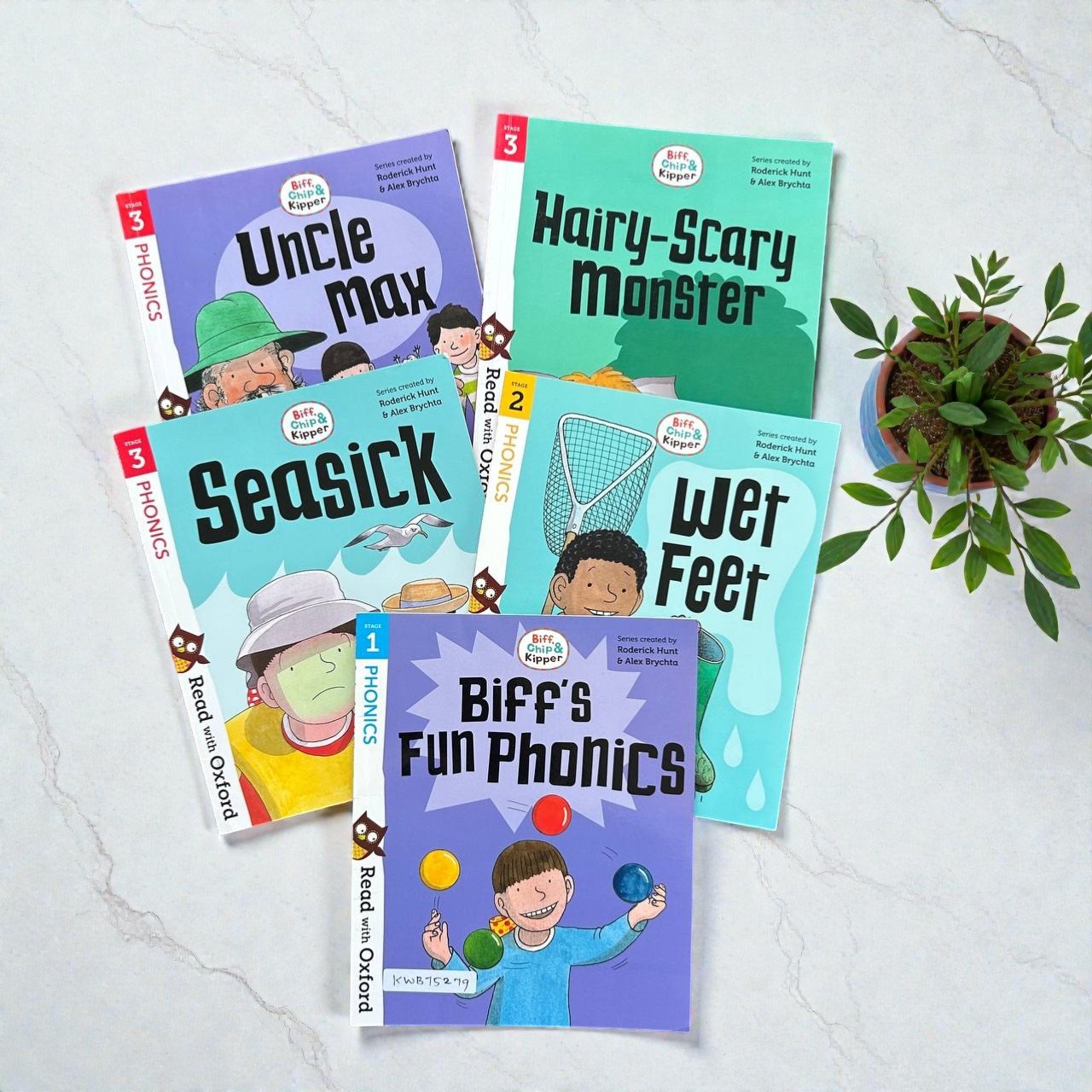 Biff And Chip_Read With Oxford_Set Of 5 Books_Roderick Hunt_KWB75279