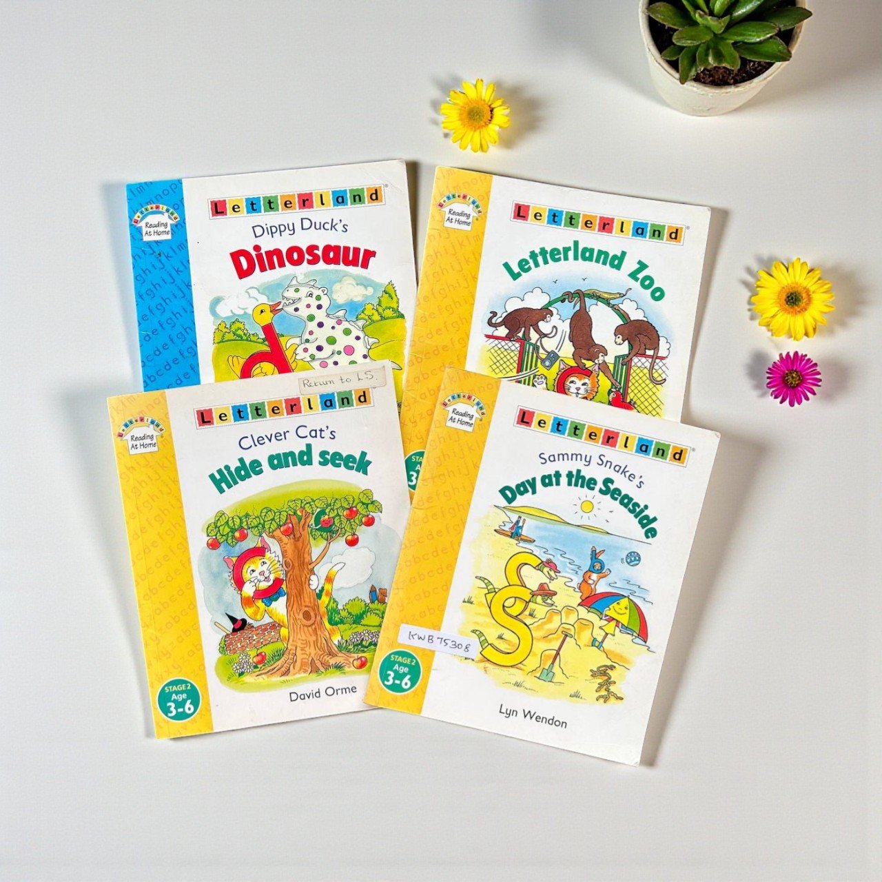 Letterland_Set Of 4 Books_Reading At Home_KWB75308