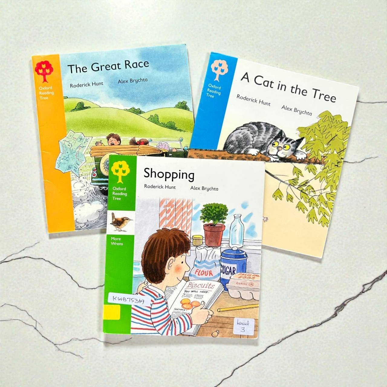 Oxford Reading Tree_Set Of 3 Books_Roderick Hunt_KWB75369 - Kiddiwinks
