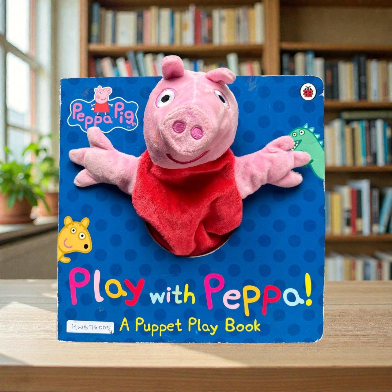 Play With Peppa!_Peppa Pig_Puppet Book_Used_Ladybird_KWB76005