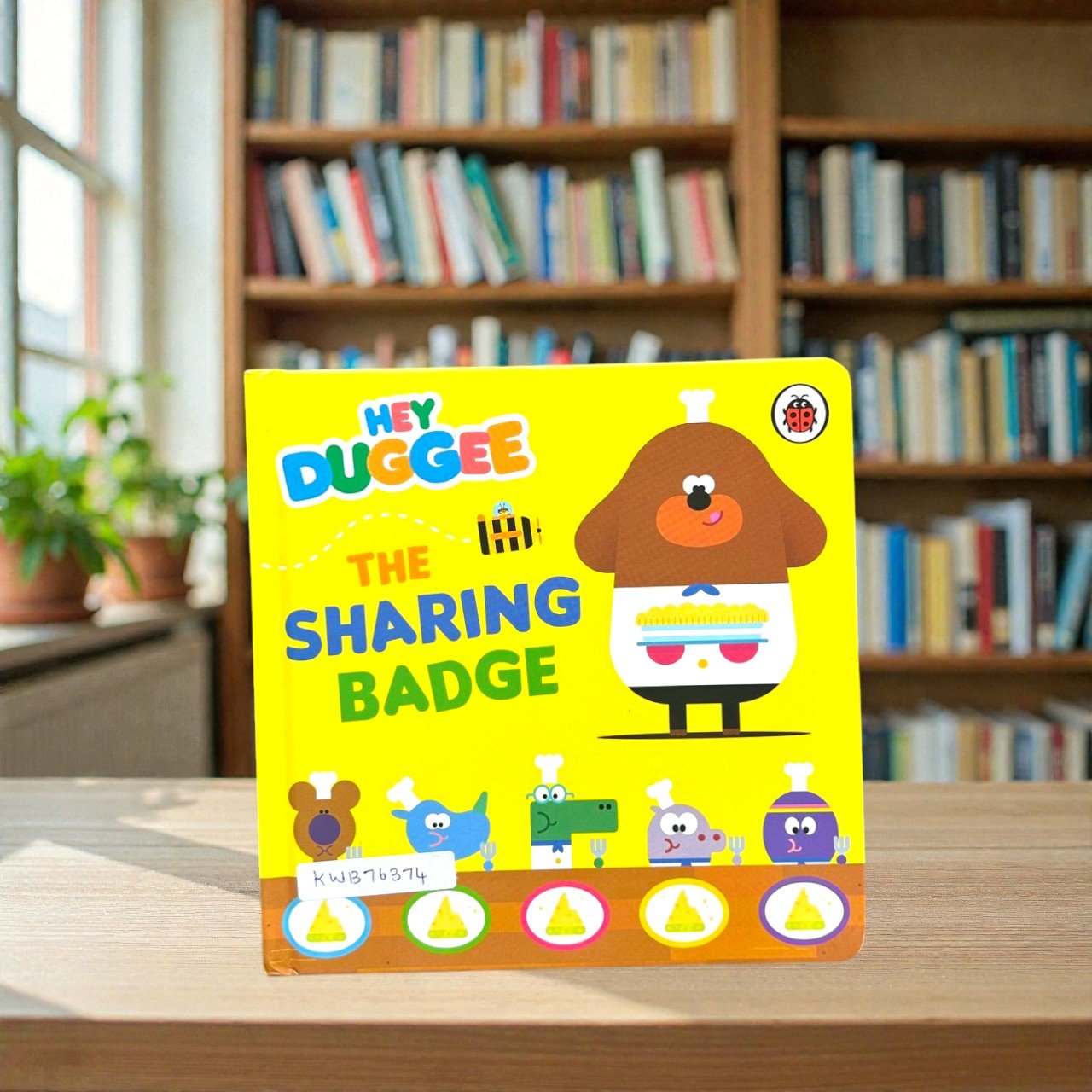 Hey Duggee_The Sharing Badge_Jane Clarke_KWB76374