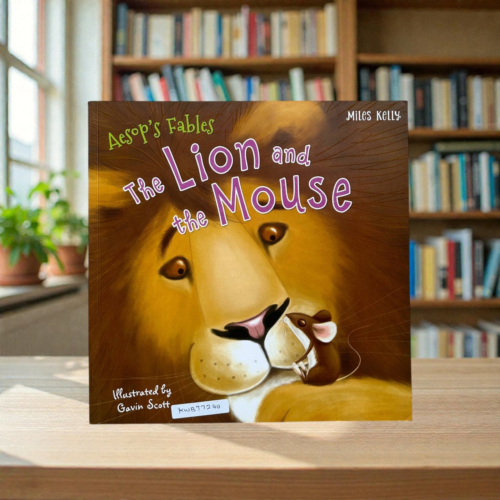 The Lion And The Mouse_Aesop's Fables_Gavin Scott_KWB77240
