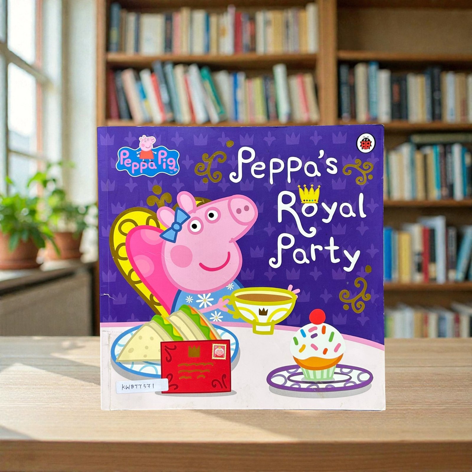 Peppa's Royal Party_Peppa Pig_Ladybird_KWB77571