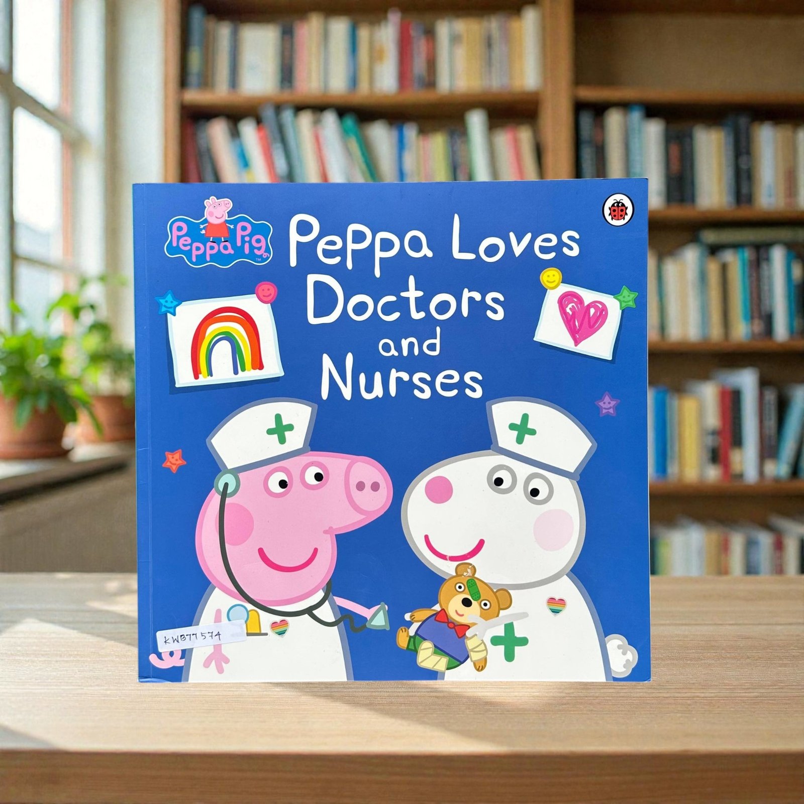 Peppa Loves Doctors And Nurses_Peppa Pig_Ladybird_KWB77574