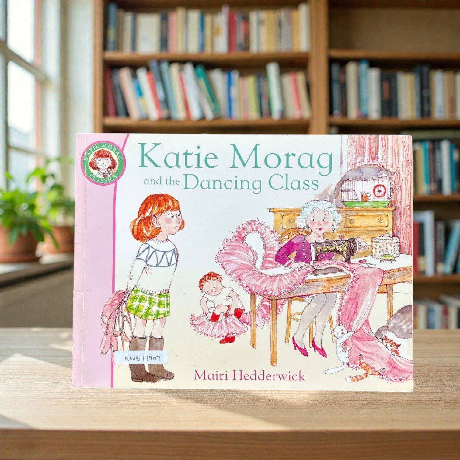 Katie Morag and the Dancing Class_Mairi Hedderwick_KWB77907