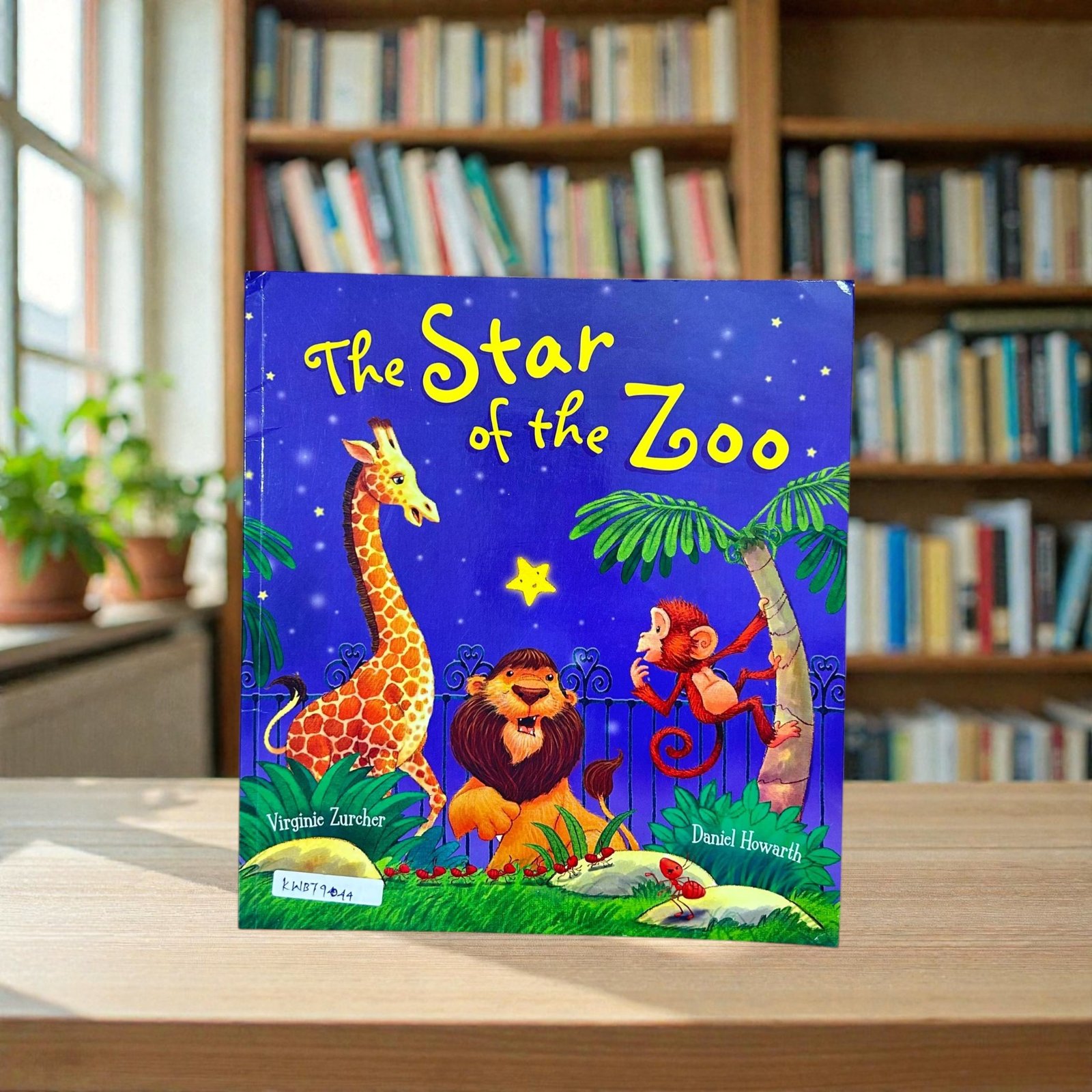 The Star Of The Zoo_Virginie Zurcher_KWB79044