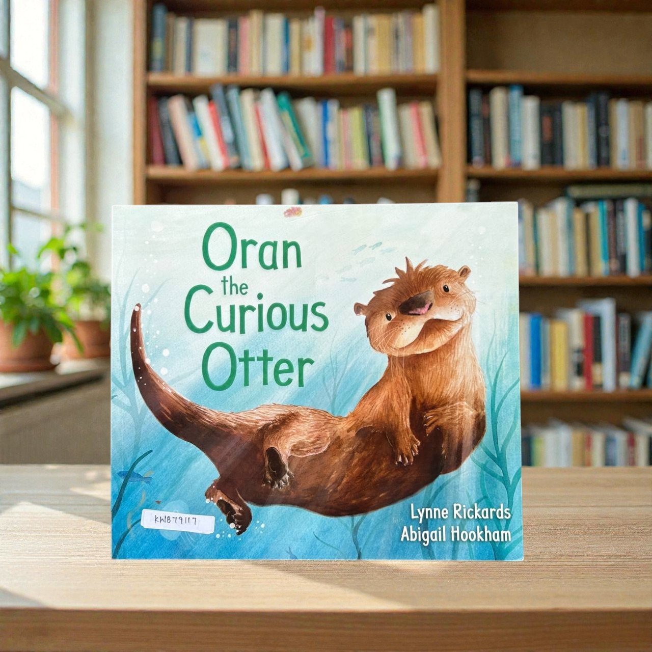Oran The Curious Otter_Lynne Rickards_KWB79117