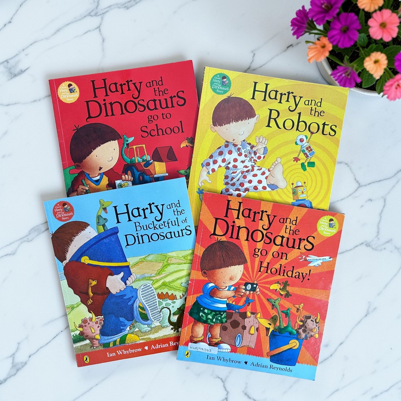 Harry And The Dinosaur_Set Of 4 Books_Ian Whybrow_KWB79363