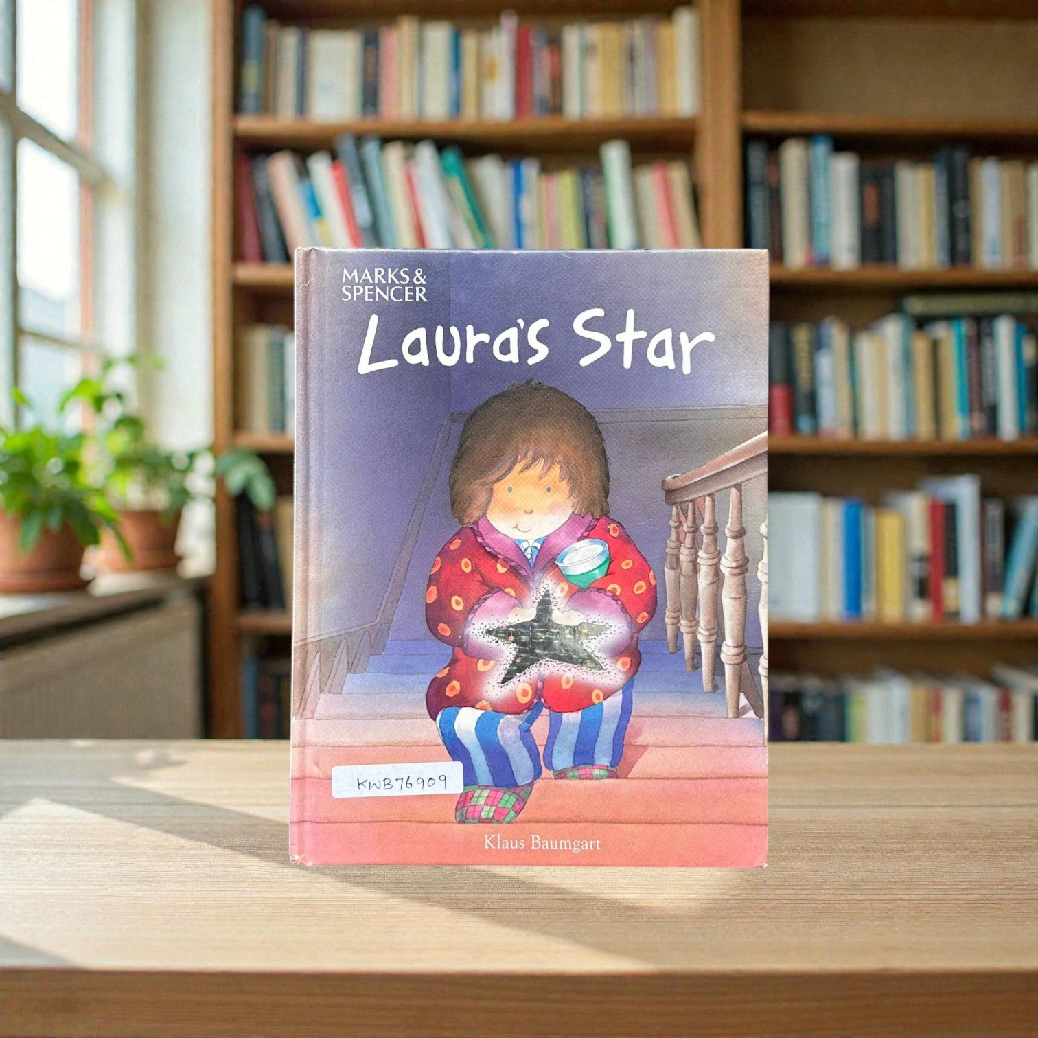Laura's Star_Marks & Spencer_KWB76909