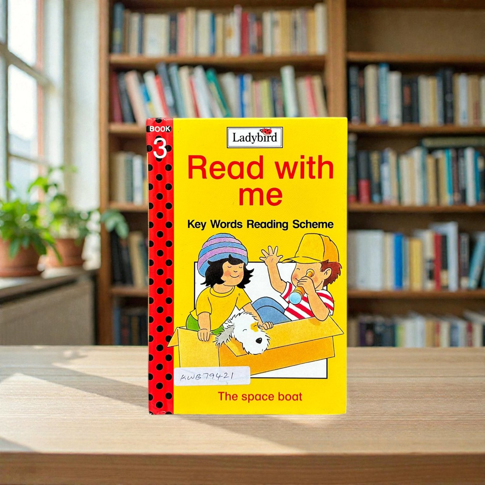 Pocket Friendly_Read With Me_Key Words Reading Scheme_The Space Boat_Ladybird_KWB79421