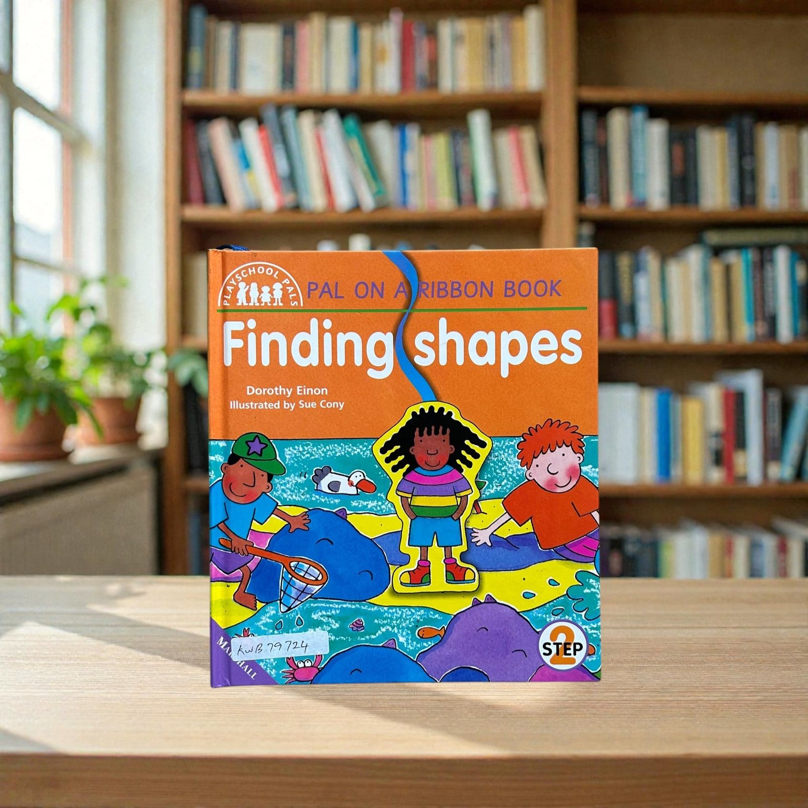 Finding Shapes_Pal On A Ribbon Book_Marshall_KWB79724