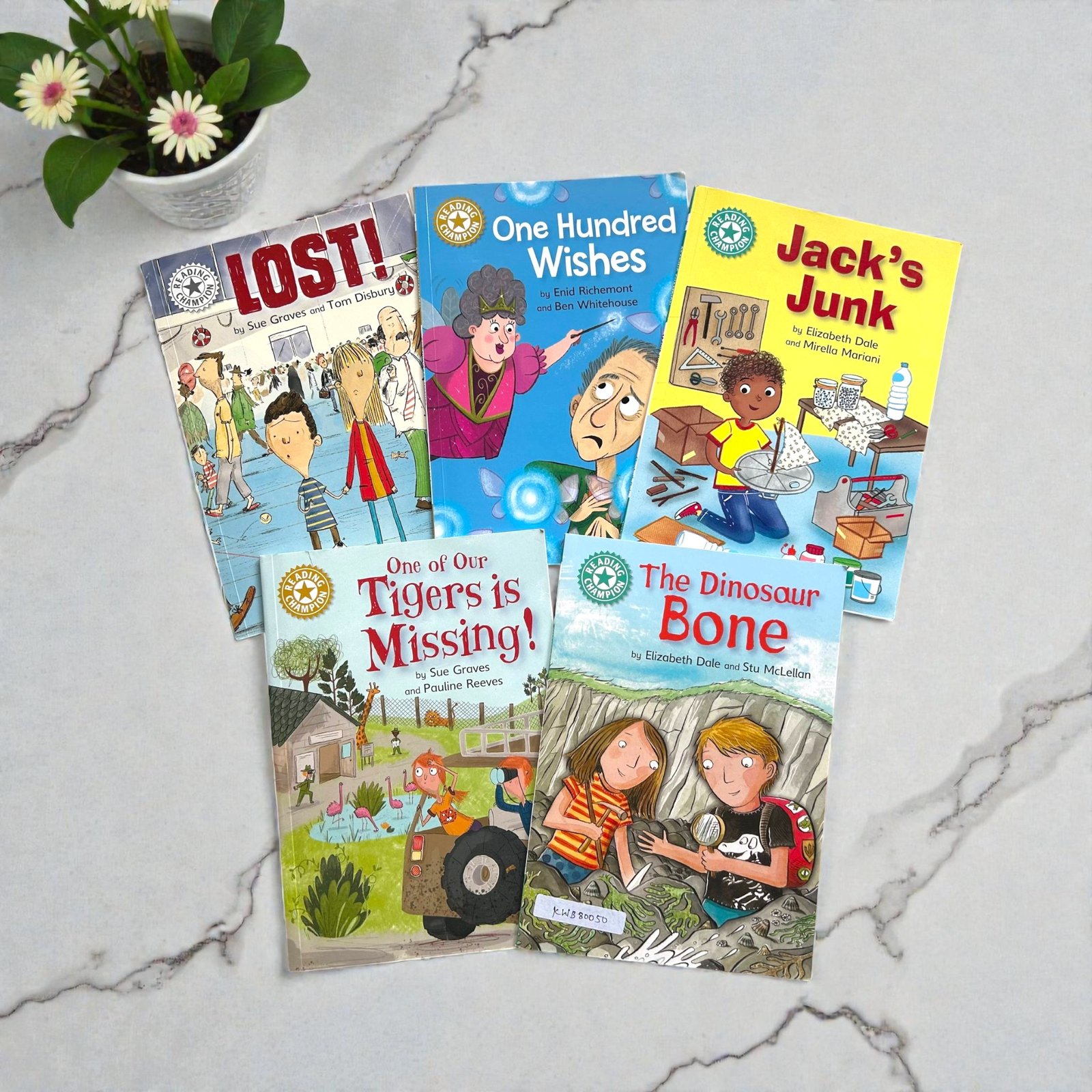 Reading Champion_Set Of 5 Books_Watts_KWB80050