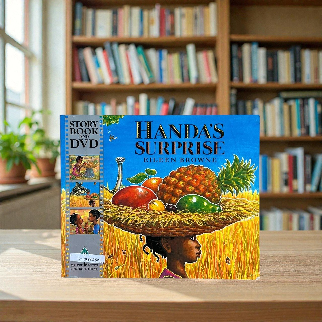 Handa's Surprise_No CD_Eileen Browne_KWB80267