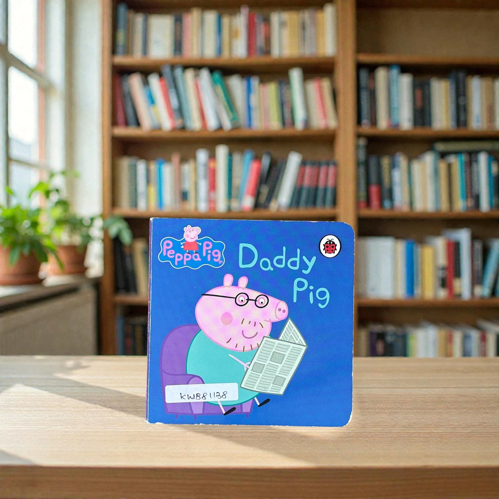 Daddy Pig_Peppa Pig_Ladybird_KWB81138