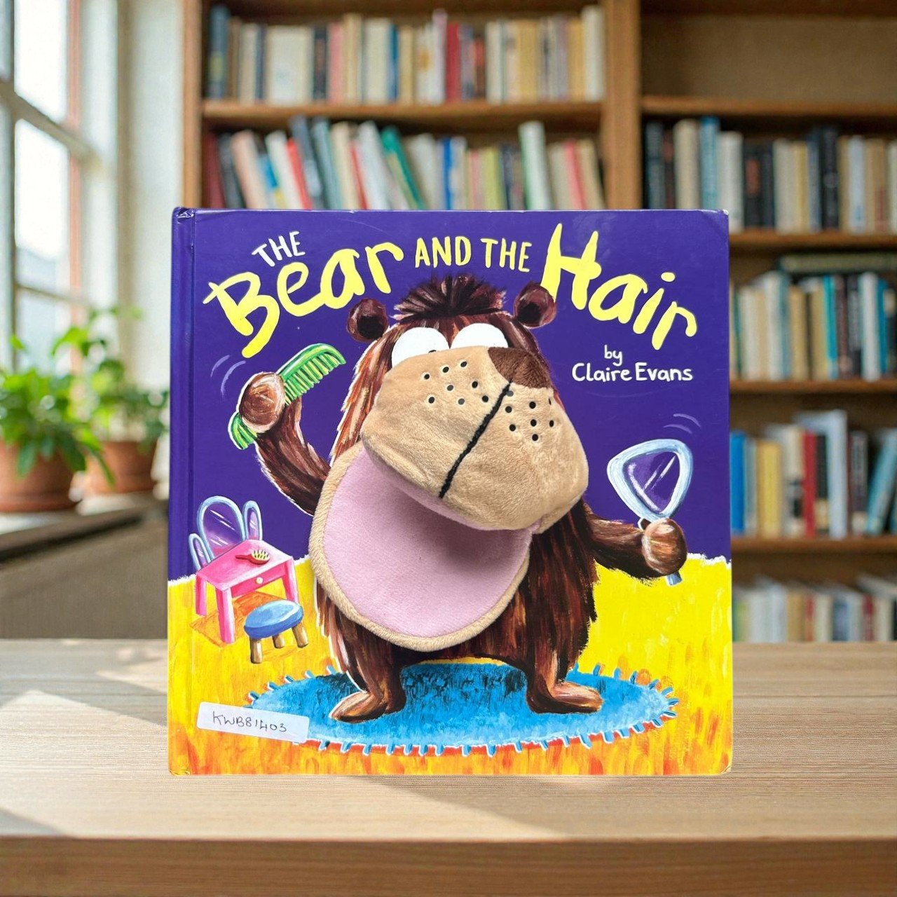 The Bear And The Hair_Puppet Book_Claire Evans_KWB81403