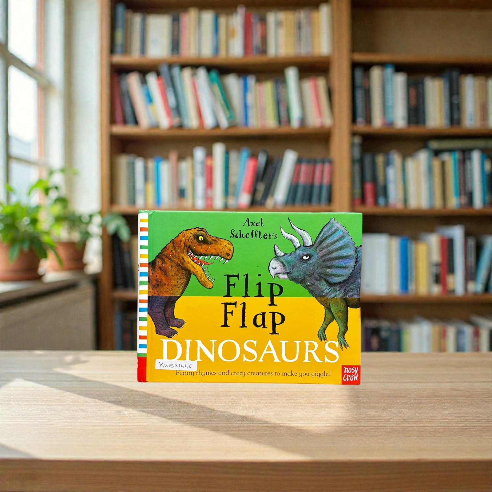 Flip Flap Dinosaurs_Mix And Match Book_Nosy Crow_KWB81445