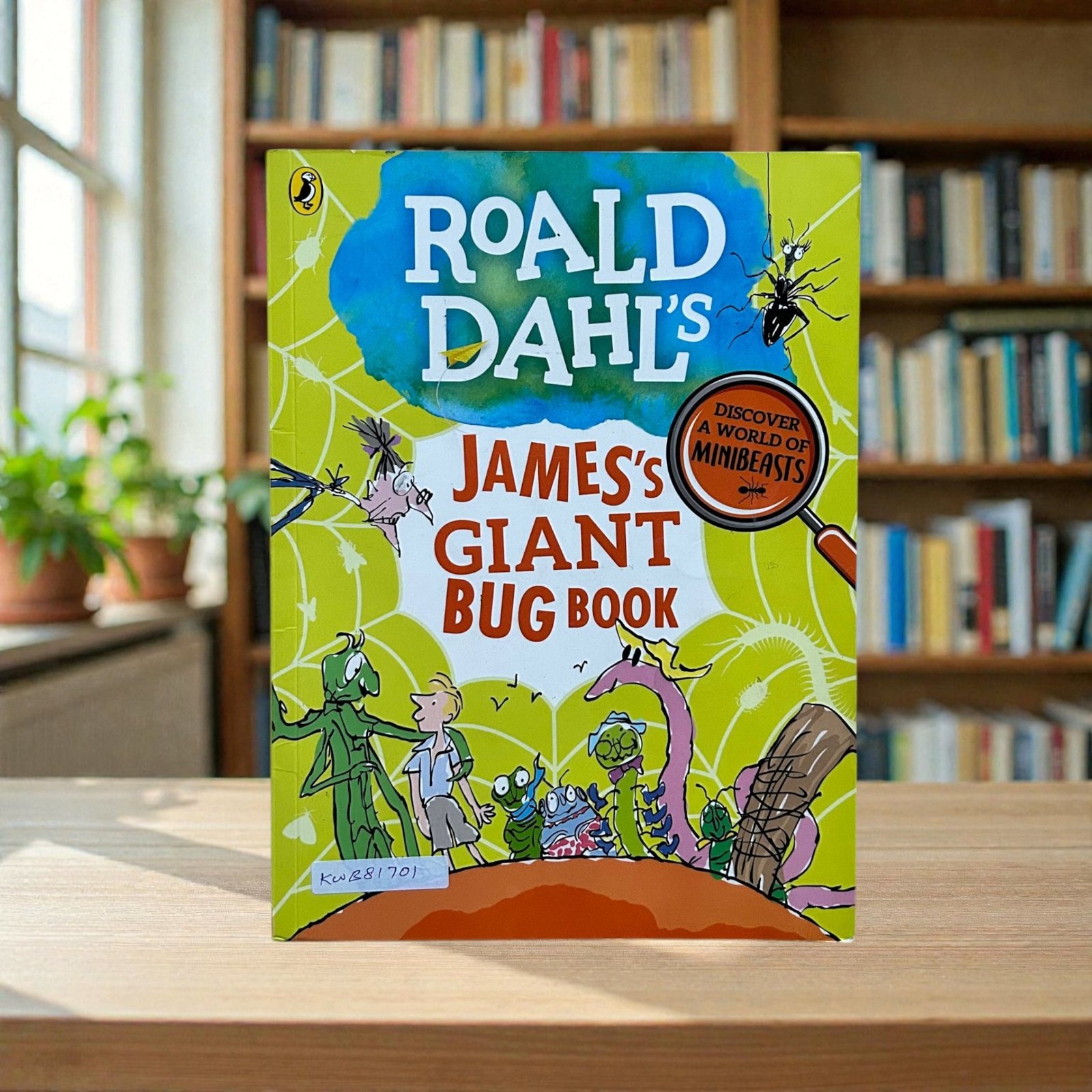 Roald Dahl's_James's Giant Bug Book_Quentin Blake_KWB81701