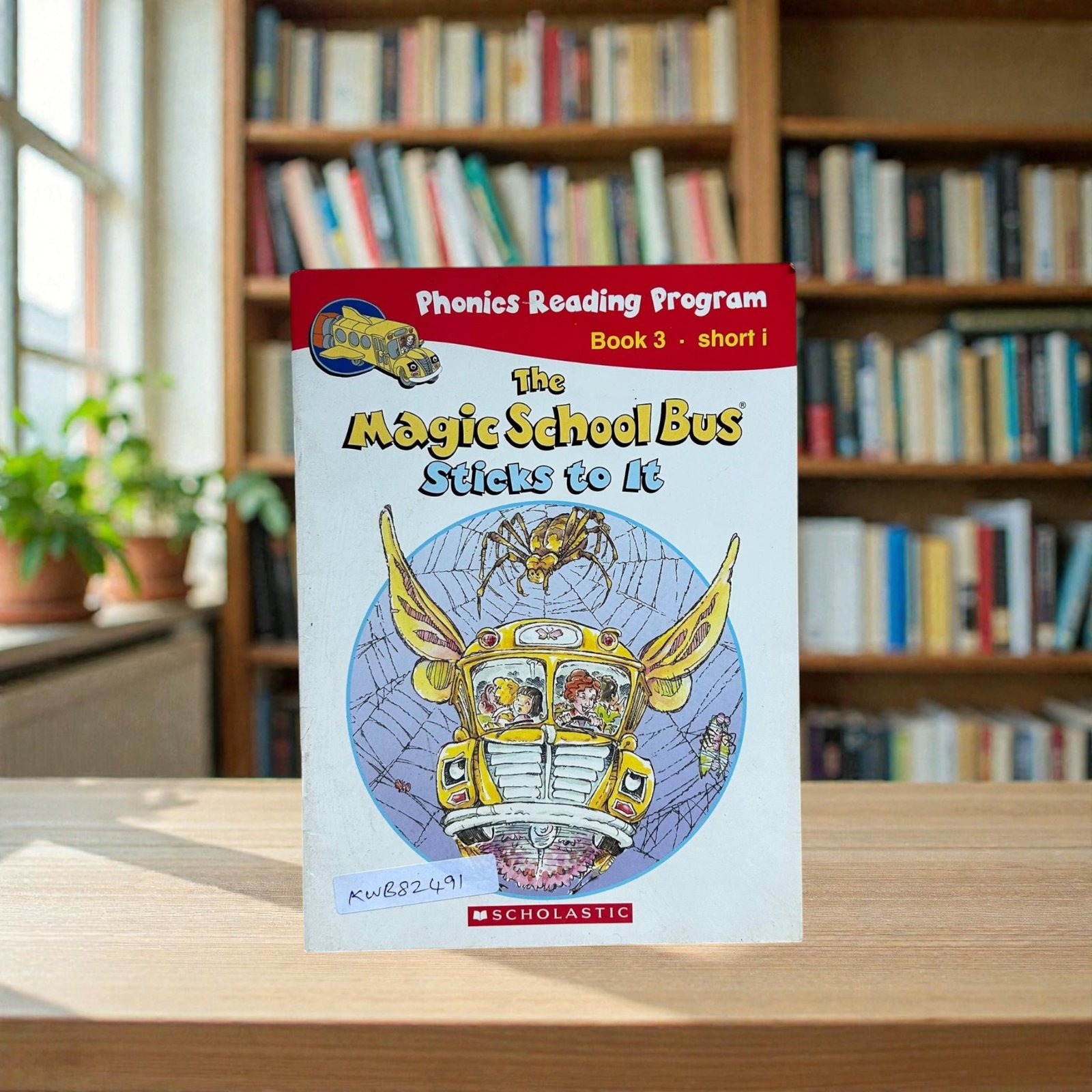 Pocket Friendly_The Magic School Bus Sticks To It_Scholastic_KWB82491