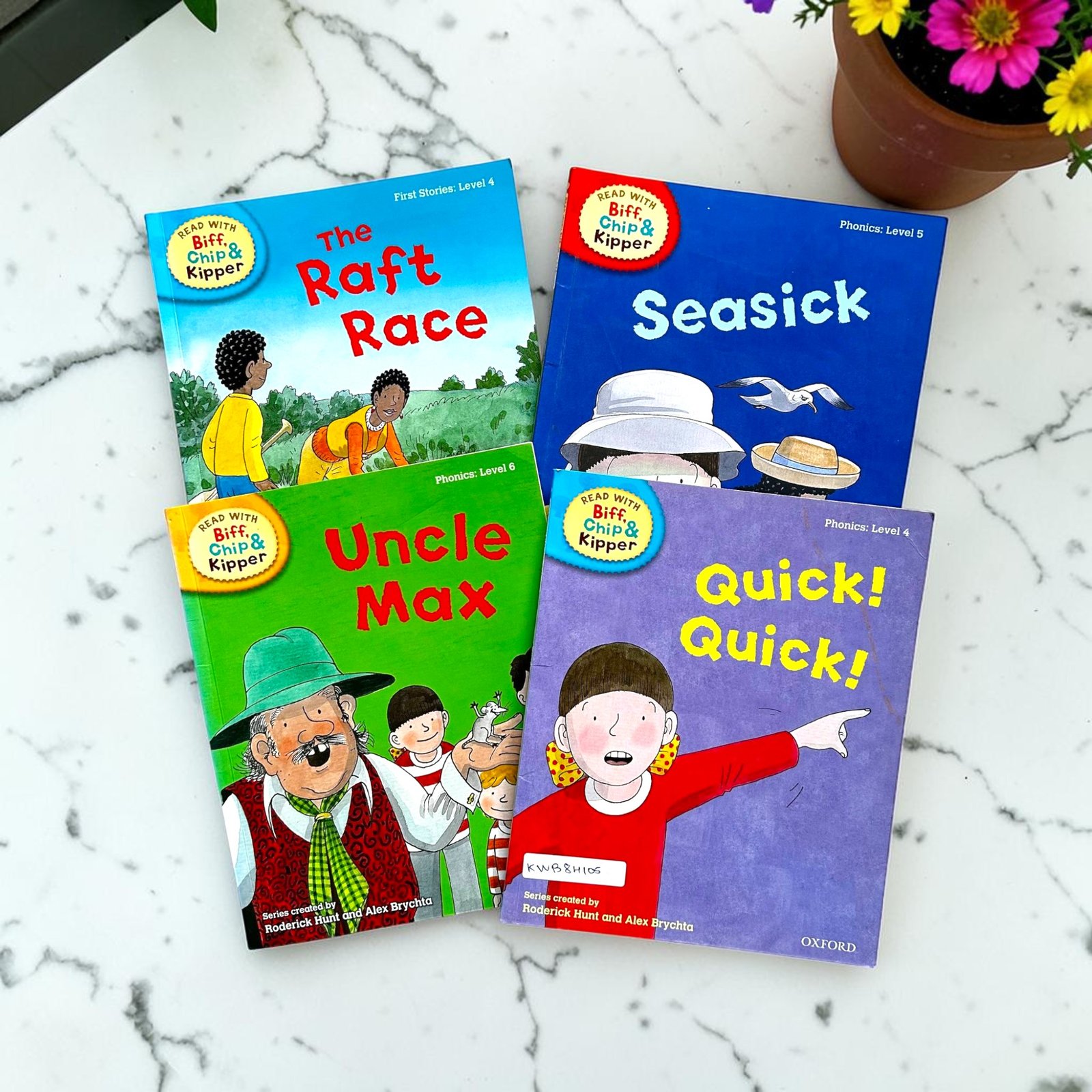Biff And Chip_Set Of 4 Books_Roderick Hunt_KWB84105