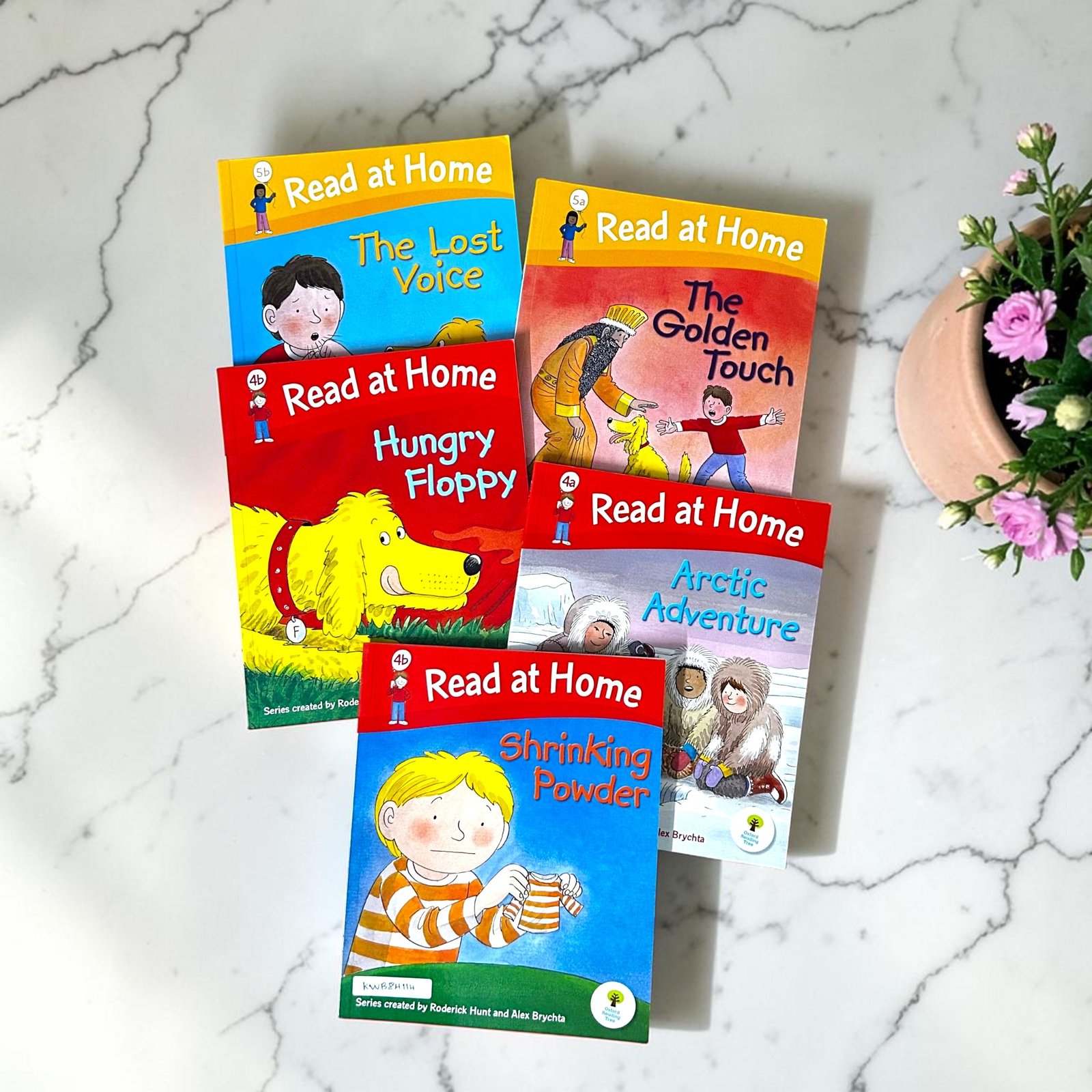 Read At Home_Set Of 5 Books_Roderick Hunt_KWB84114
