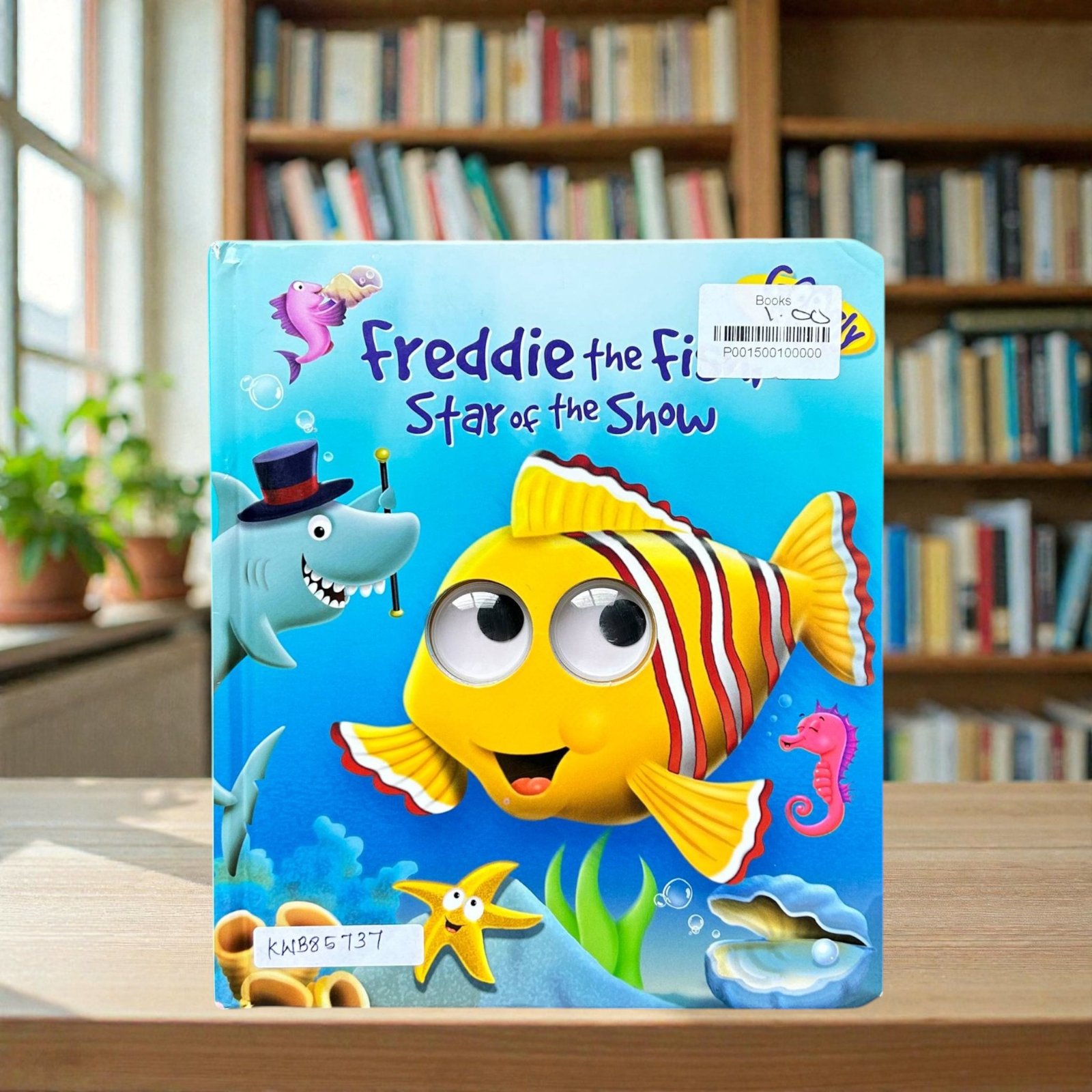 Freddie The Fish, Star Of The Show_Wobbly Eyes_Armadillo_KWB85737
