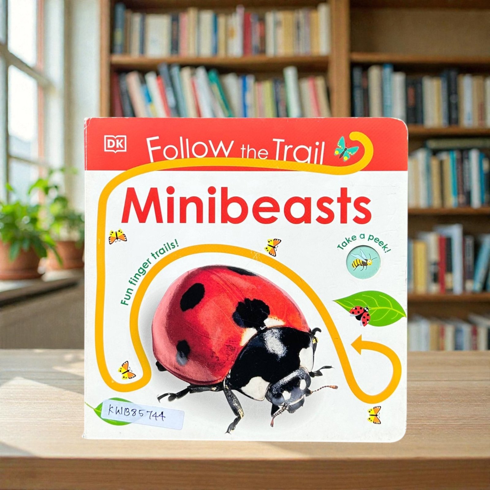 Minibeasts_Follow The Trail_DK_KWB85744