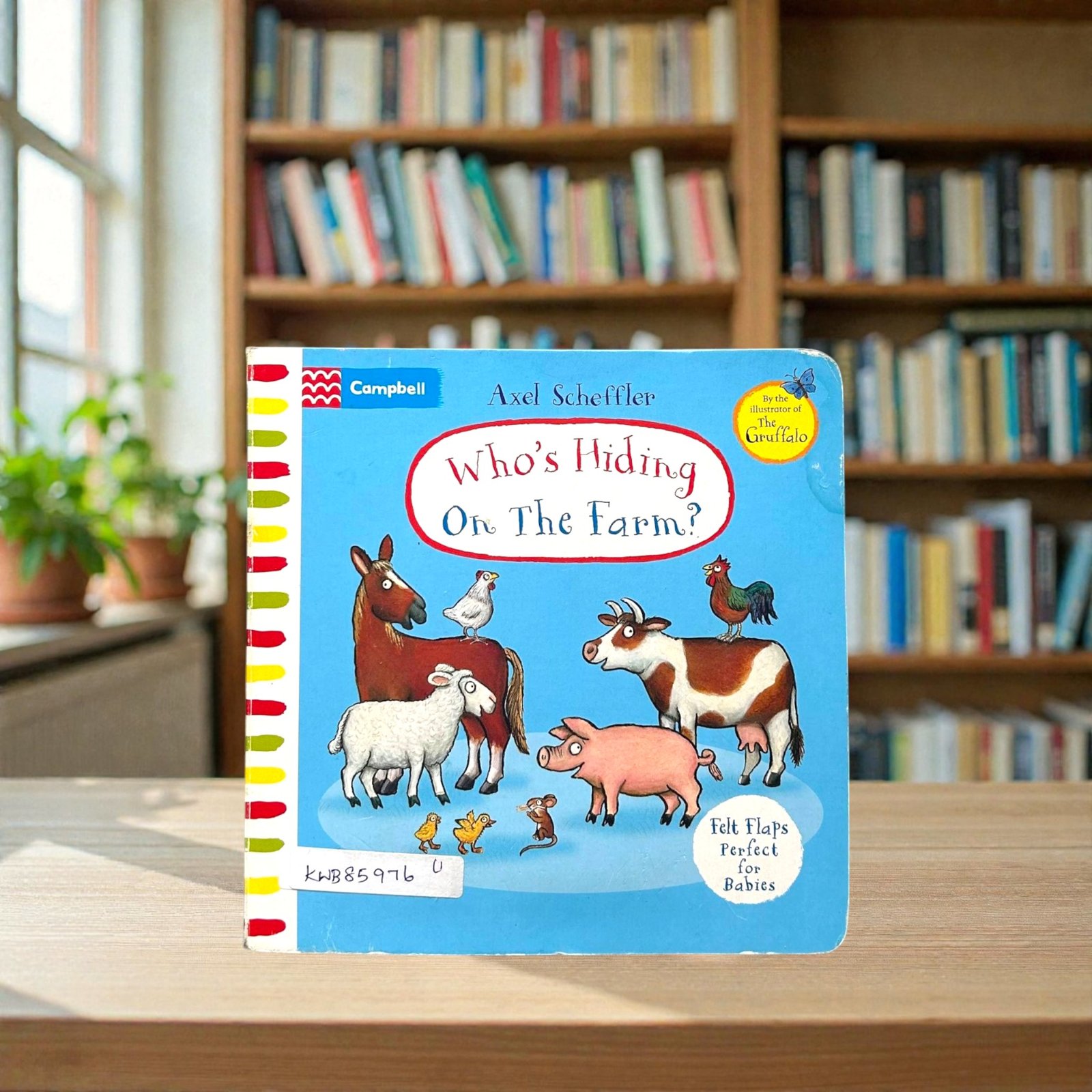 Who's Hiding On The Farm?_Felt Flap_Used_Axel Scheffler_KWB85976