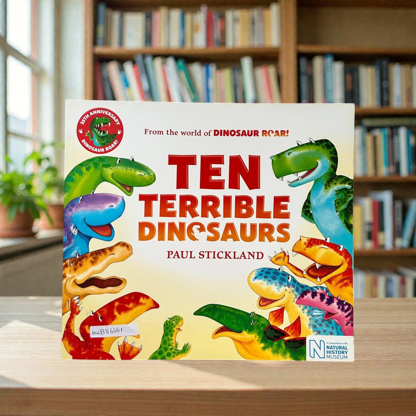 Ten Terrible Dinsoaurs__KWB86661